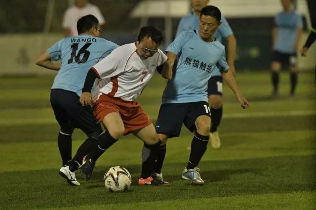 B费表现抢眼，曼联以5-2战胜伊普斯维奇